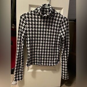 AQUA Bloomingdale’s exclusive NWT ultra soft faux turtleneck